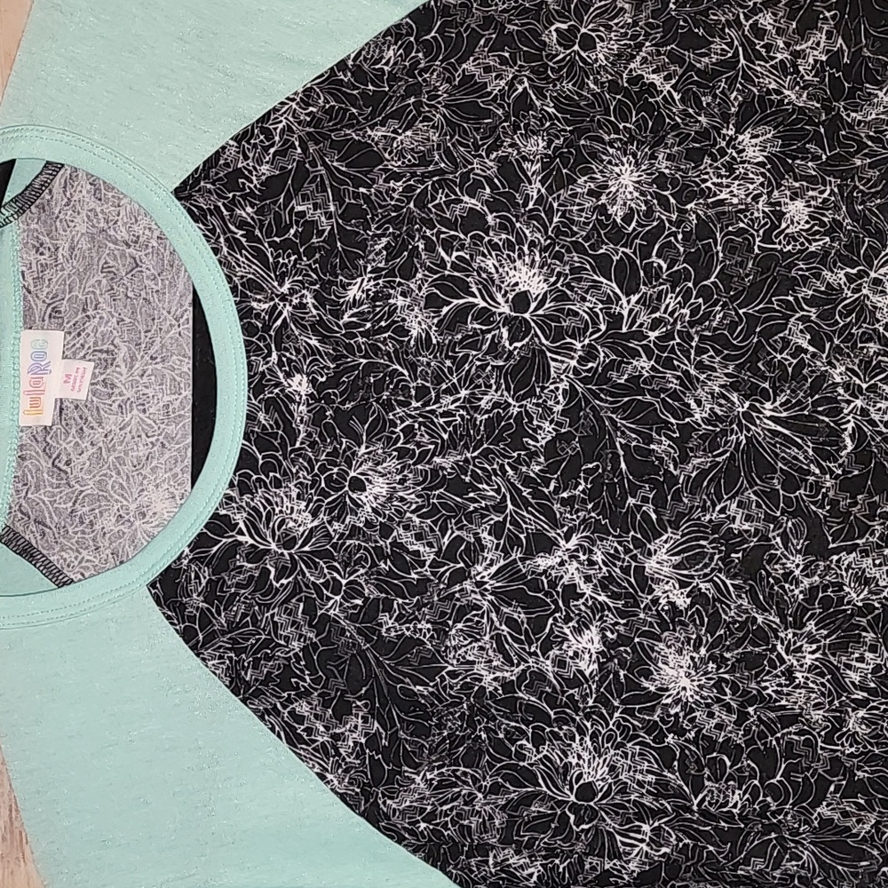 Lularoe Randy Top - Picture 2 of 3